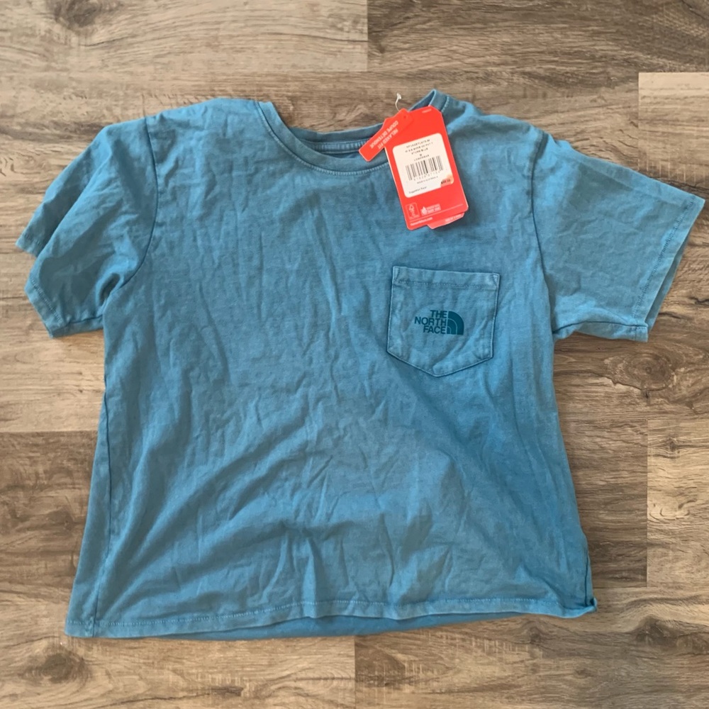 🌲 NEW The North Face Half Dome Crop pocket T